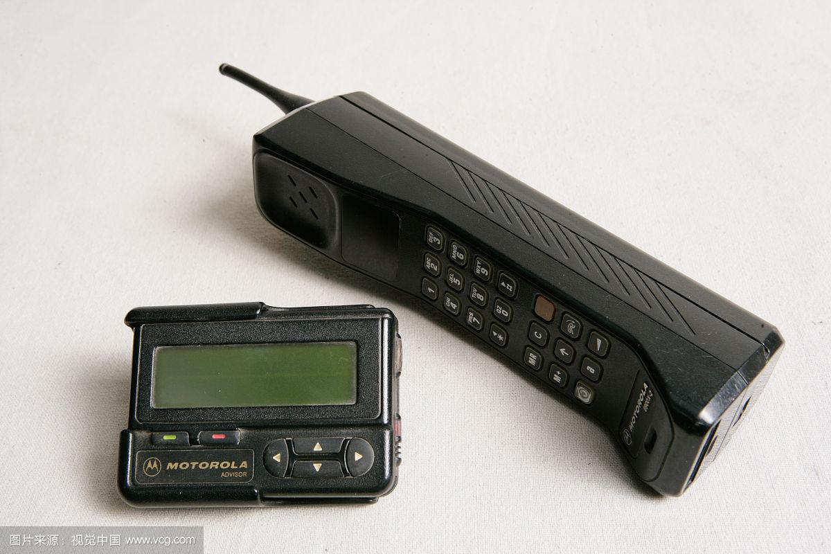 靜物中的記憶 老式手機與尋呼機的通訊時光
